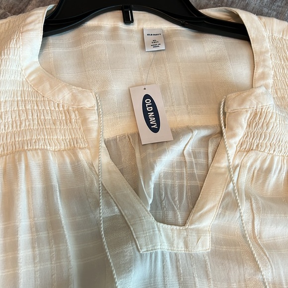 Old Navy Plus size XL Ivory color long sleeve blouse w tassel tie - Picture 9 of 12